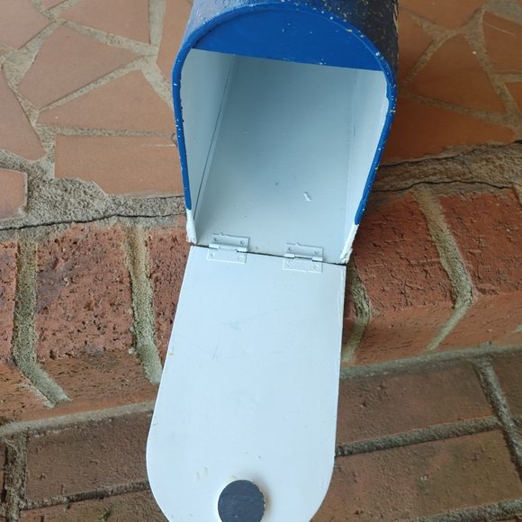 Mail Box - Picture 2 of 2